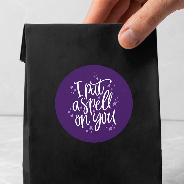 Adesivo Redondo Eu Coloquei Um Espelho Em Ti Halloween Roxo (Criador carregado)