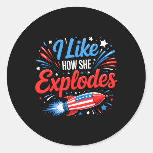 Adesivo Redondo Eu Gosto de Como Ela Explode Fogos de Artifício Ca