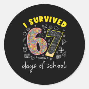 Adesivo Redondo Eu Sobrevivi 67 Dias De Escola 67 Meme Arco-íris M