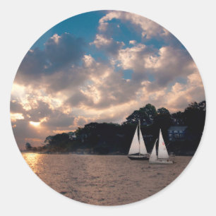 Adesivo Redondo EUA, Massachusetts. Vela ao pôr do sol
