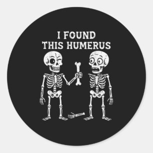 Adesivo Redondo Fantasias de Halloween Esqueleto Eu Encontrei Úmer