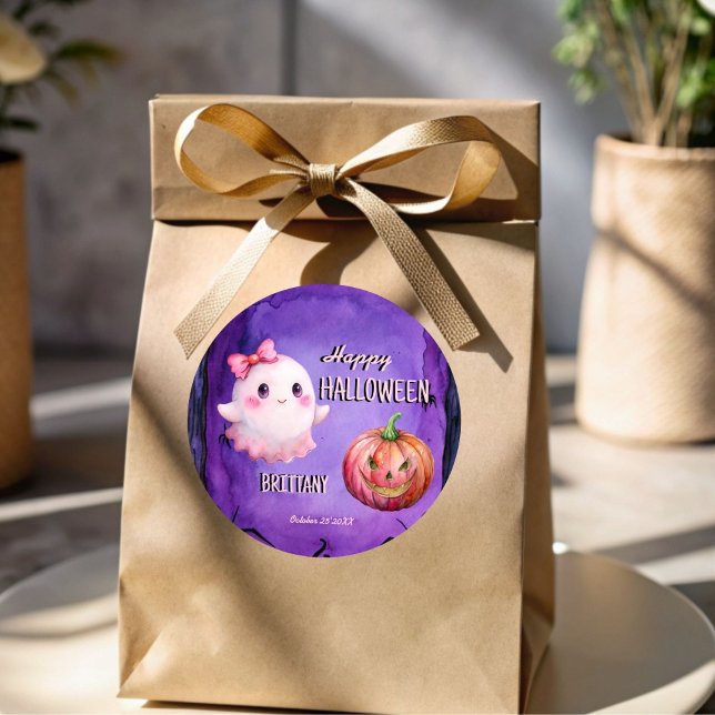 Adesivo Redondo Fantasma rosa e fofo do Dia das Bruxas Feliz (Happy Halloween cute pink ghost jack-o-lantern purple Halloween Sticker)