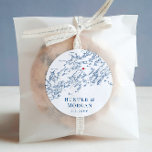 Adesivo Redondo Favor do Casamento do Mapa de Maine da Ilha de Che<br><div class="desc">Estes selos de cartazes de mapa da Ilha de Chebeague são perfeitos para bolsas, envelopes ou presentes de boas-vindas para o casamento de destino da Ilha de Chebeague. Mova o coração clicando em "Editar usando a ferramenta design" em "Personalizar". O mapa inclui Cabo Elizabeth, Portland, Cumberland, Falmouth, Freeport, as ilhas,...</div>