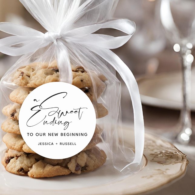 Adesivo Redondo Favor do casamento final da caligrafia moderna (Modern Calligraphy Sweet Ending Wedding Favor Classic Round Sticker)