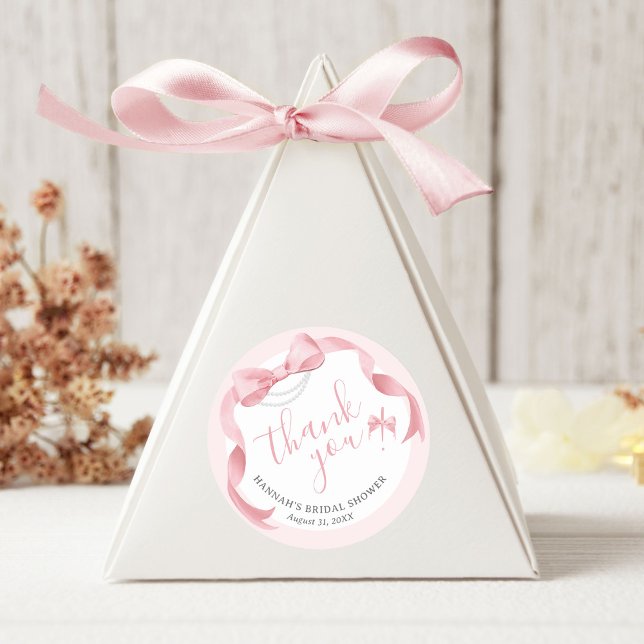 Adesivo Redondo Favor do Chá de panela Pearls do Arco Coquette (Cute watercolor coquette bows and pearls feminine pink wedding bridal shower favor thank you sticker)