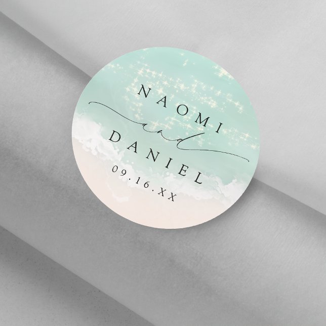 Adesivo Redondo Favoritos de Casamento de Praia do Sand Hearts do  (Modern Script Sand Hearts Beach Wedding Favors Classic Round Sticker)