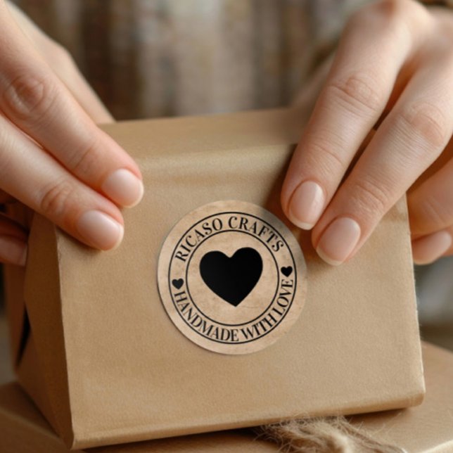 Adesivo Redondo Feita à mão com amor personalizado (Handmade with love personalized classic round stickers by Ricaso. For your craft business)