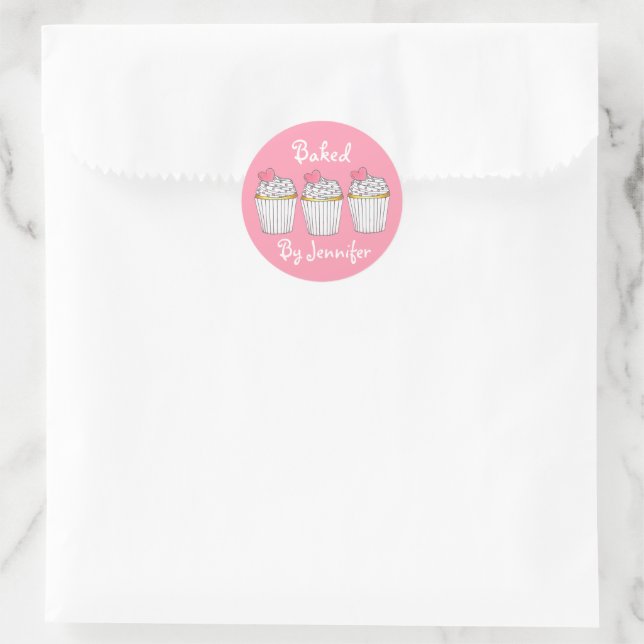 Adesivo Redondo Feita com Cupcake Rosa Personalizado (Bolsa)