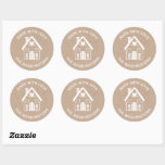 Adesivo Redondo Feita com o Love Kraft Christmas House Sticker<br><div class="desc">Um papel kraft e um adesivo branco da casa de Natal escandinava com as palavras Feitas com Amor. Personalize-o com o seu nome de família. Divertido para o seu vizinho de Natal caseiro ou feito à mão, guloseimas e presentes, ou para o seu negócio de artesanato. Projetado para você pelo...</div>