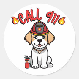 Adesivo Redondo Feliz cão Engraçado é um bombeiro