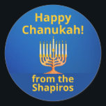 Adesivo Redondo Feliz Chanukah Personalizado! Candelabro<br><div class="desc">Feliz Chanukah Personalizado! Vinheta redonda clássica Menorah</div>
