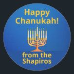 Adesivo Redondo Feliz Chanukah Personalizado! Candelabro<br><div class="desc">Feliz Chanukah Personalizado! Vinheta redonda clássica Menorah</div>