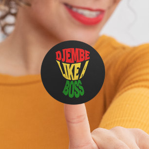 Adesivo Redondo Feliz Djembe como chefe Tipografia do Tambor Afric