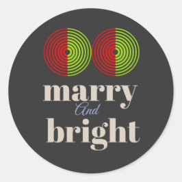 Adesivo Redondo "Feliz e Brito: Celebrar a Alegria da Estação