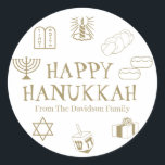 Adesivo Redondo Feliz Hanukkah, dourado, com nome personalizado.<br><div class="desc">Feliz Hanukkah,  personalize o nome da família,  favoreça adesivos Feliz Hanukkah,  Feliz Chanukah,  Hanukkah Sameach!,  Chag Sameach!,  Chag Urim Sameach!</div>