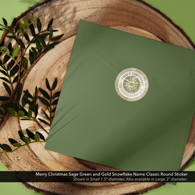 Adesivo Redondo Feliz Natal Sage Green e Dourado nome do floco de  (Merry Christmas, Sage Green and Gold Snowflake Round Envelope Seal Personalized with Your Name)