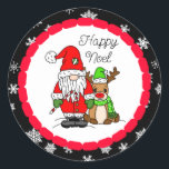 Adesivo Redondo Feliz Noel Gnome Papais noeis e Reindeer Christmas<br><div class="desc">Gnomo de Natal bonito e cartoon de renas desenharam pratos de festas de férias.</div>