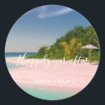Adesivo Redondo Felizmente Depois Da Praia, Os Vinheiros-Favoritos<br><div class="desc">Adicione um pouco de romance à beira-mar aos seus favores de casamento com os nossos Padrões Felizes do Casamento de Praia. Apresentando uma charmosa design de praia, com tema de praia, e a frase "Feliz Para Sempre", esses adesivos são perfeitos para personalizar bolsas de favores, caixas de presentes ou qualquer...</div>