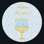 ADESIVO REDONDO FELIZMENTE HANUKKAH PALHEIROS PERSONALIZÁVEIS<br><div class="desc">FELIZ HANNUKAH Holiday Gift Stickers with Stars of David, Menorah and Hebraw Letters - Boasting inegável estilo clássico este único adesivo de presente Chanucá é perfeito para trazer sorriso nos rostos dos seus amigos e familiares durante a temporada de Férias !! Este é um lindo cúmplice de presentes de Hanukkah...</div>