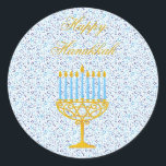 ADESIVO REDONDO FELIZMENTE HANUKKAH PALHEIROS PERSONALIZÁVEIS<br><div class="desc">FELIZ HANNUKAH Holiday Gift Stickers with Stars of David, Menorah and Hebraw Letters - Boasting inegável estilo clássico este único adesivo de presente Chanucá é perfeito para trazer sorriso nos rostos dos seus amigos e familiares durante a temporada de Férias !! Este é um lindo cúmplice de presentes de Hanukkah...</div>