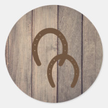 Ferraduras na vedação de madeira