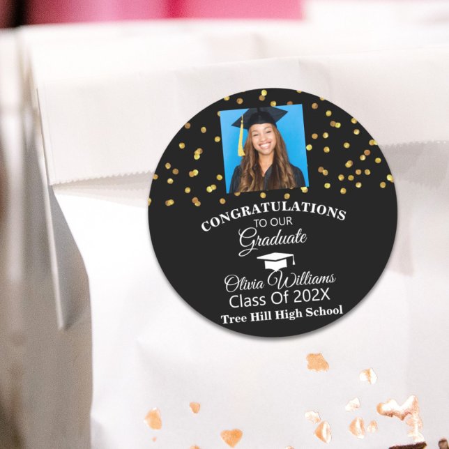 Adesivo Redondo Festa de formatura de Fotografias do Formando Conf (Gold Confetti Graduate Photo Graduation Party Classic Round Sticker)