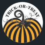 Adesivo Redondo Festa de Halloween de Pumpkin Strike Preto e Laran<br><div class="desc">personalizar com qualquer texto.</div>