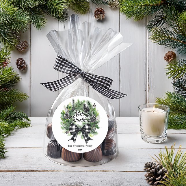 Adesivo Redondo Festive Holiday Wreath BW Bow Merry Christmas  (Festive Holiday Wreath with BW Check Coquette Bow "Merry Christmas" Favor or Gift Stickers)