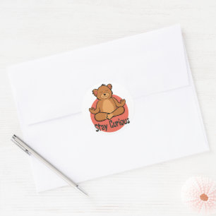 Adesivo Redondo Fique curioso Kawaii, urso marrom engraçado fazend