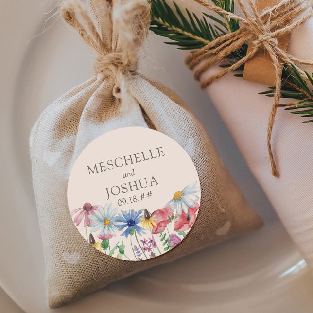 Adesivo Redondo Flor de Noiva do Casamento de Flores Selvagens (Wedding Stickers with bride and groom name - great for favors and ..)