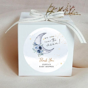 Adesivo Redondo Floral Sobre O Chá de fraldas Da Lua