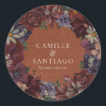 Adesivo Redondo Floral Terracota Rústica<br><div class="desc">Complete os detalhes do seu casamento com este adesivo redondo floral de terracota rústica. Perfeito para selar envelopes,  sacos de lembranças ou caixas de presentes,  apresenta tons terrosos aconchegantes com flores românticas. Personalize com seus nomes e data e explore nossa coleção para mais papelaria e lembranças combinando.</div>