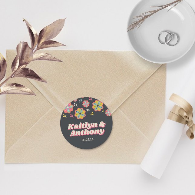 Adesivo Redondo Flower Power 70's Retro Groovy Wedding (Criador carregado)