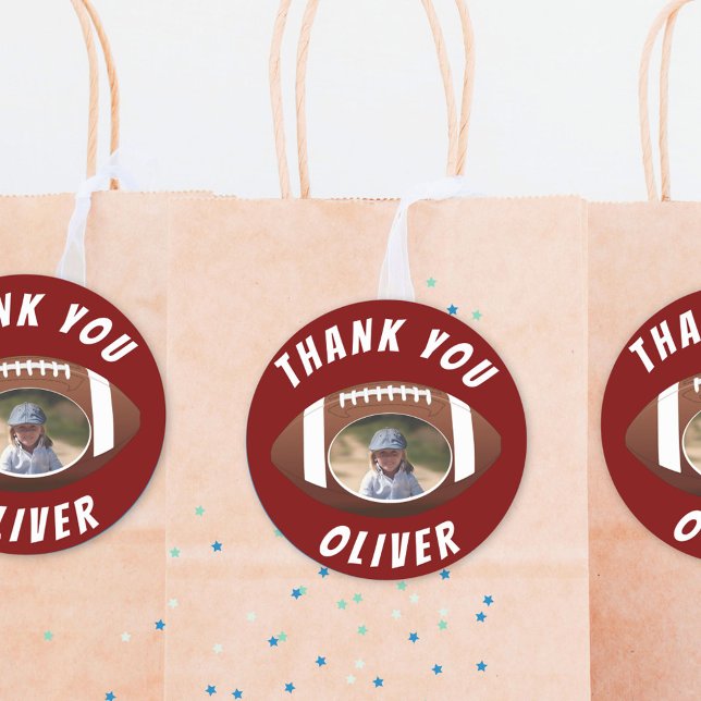 Adesivo Redondo Foto de Aniversário da Bola de Futebol Americana O (Criador carregado)