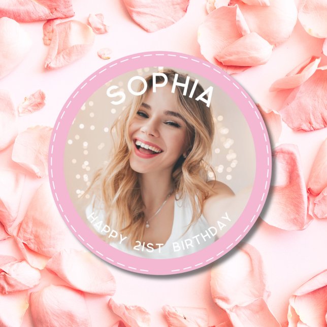 Adesivo Redondo Foto de aniversário de 21 anos moderno rosa person (Custom Pink Modern 21st Birthday Photo Classic Round Sticker)