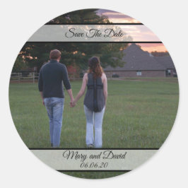 Adesivo Redondo Foto de Engajamento Salvar a Data