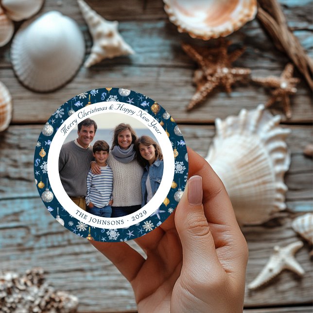 Adesivo Redondo Foto de Natal com Flocos de Neve Azul e Dourado (Blue & Gold Nautical Snowflakes Christmas Photo Classic Round Sticker)