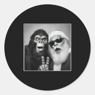 Adesivo Redondo Foto de Santa Claus com Bigfoot Natal Divertido Sa