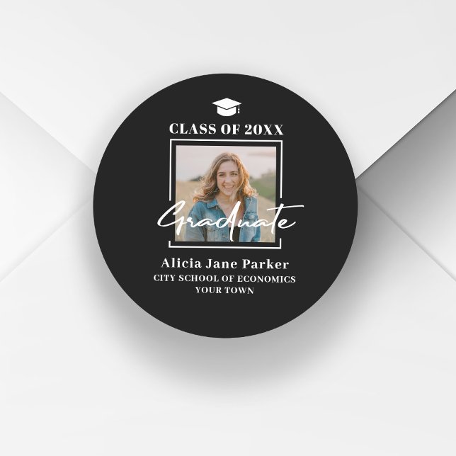 Adesivo Redondo Foto moderna de graduado turma de 2025 preta (Criador carregado)