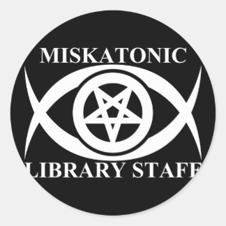ADESIVO REDONDO FUNCIONARIOS DE BIBLIOTECA MISKATÔNICA