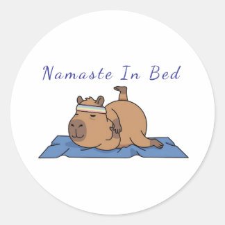 Adesivo Redondo Funny Capybara Yoga Sticker – Namaste In Bed