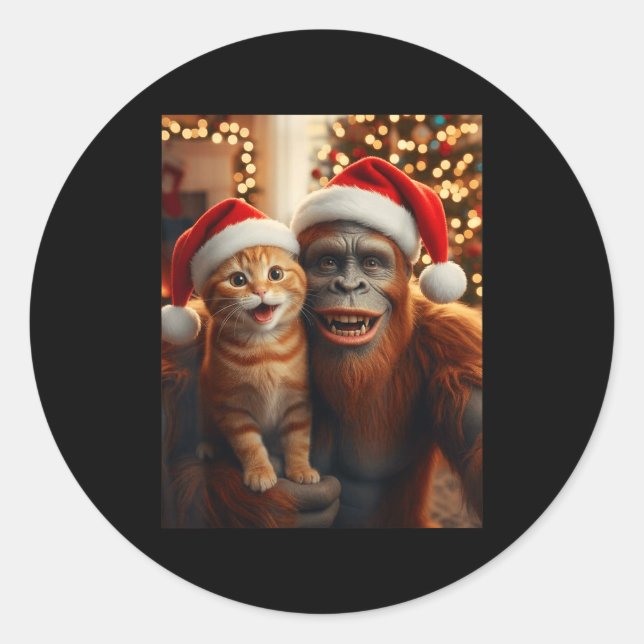 Adesivo Redondo Funny Cat Selfie With Bigfoot Christmas Sasquatch  (Frente)