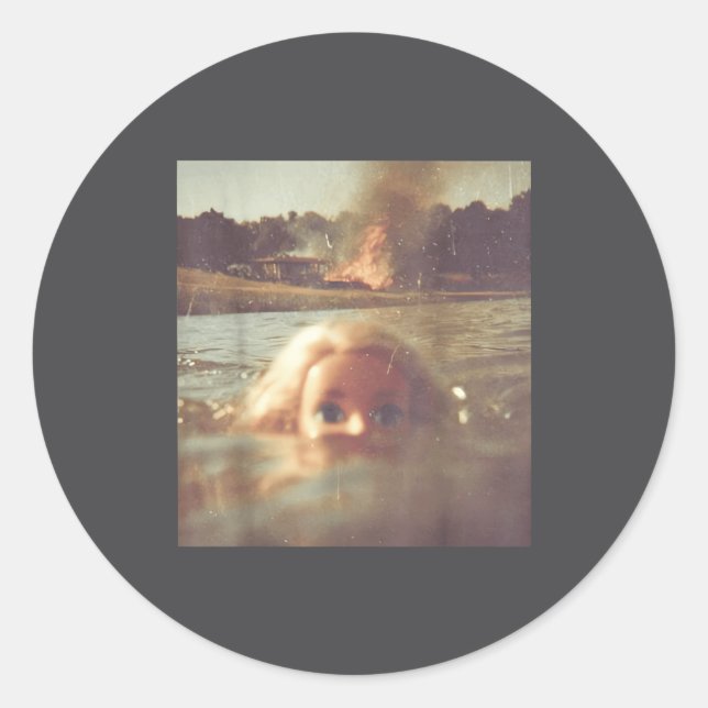 Adesivo Redondo Funny Doll Face Swimming Meme  (Frente)