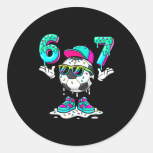 Adesivo Redondo Futebol 67 Seis Sete Meme Divertido Gen Alpha Drip
