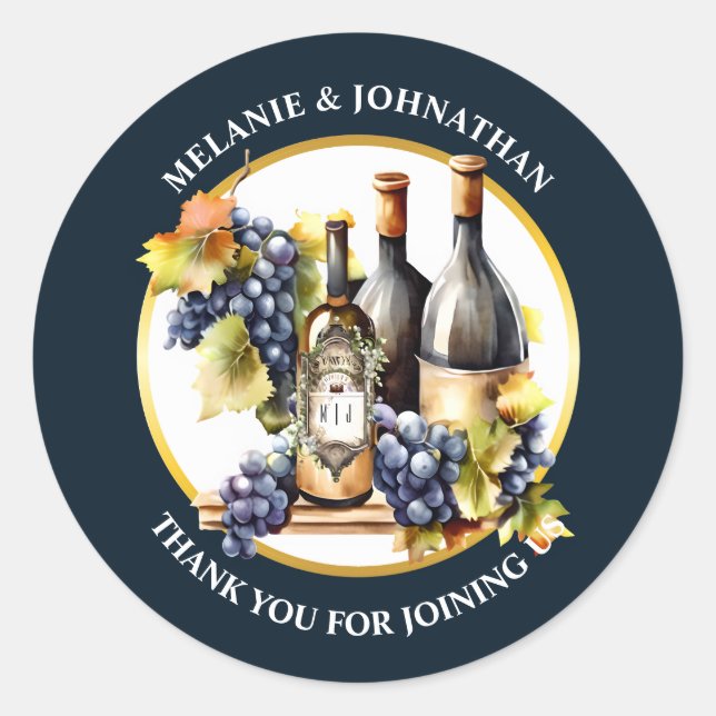 Adesivo Redondo Gargalos de vinho aquarela uvas monograma país (Frente)