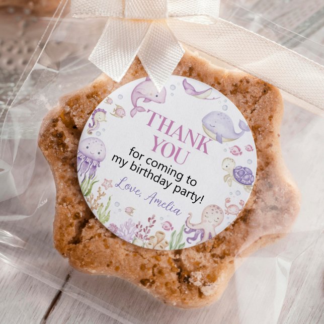 Adesivo Redondo Garota de Animais do Oceano Sob o Aniversário do M (Criador carregado)