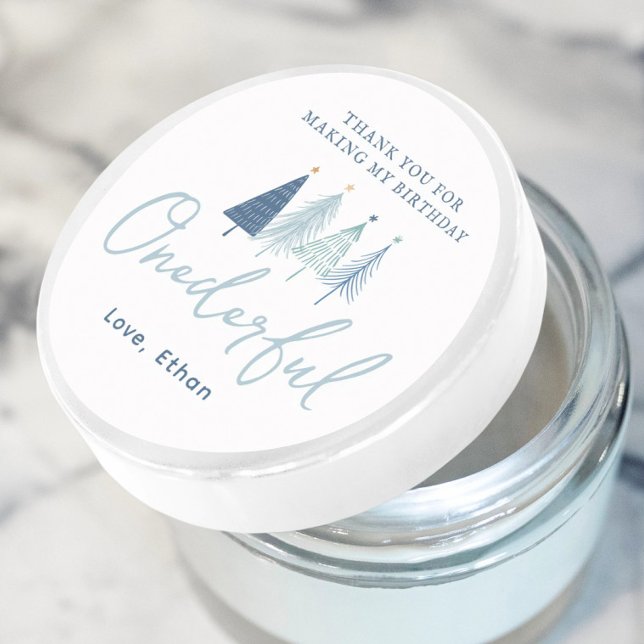 Adesivo Redondo Garoto Árvore De Natal Maravilhoso Aniversário Obr (Criador carregado)