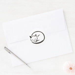 Adesivo Redondo Gato Adormecido Minimalista – Design de Pincel em