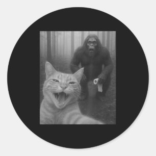 Adesivo Redondo Gato Engraçado Surpreende Selfie Feliz Com Sasq Pé
