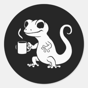 Adesivo Redondo gecko giro segurando uma caneca de café